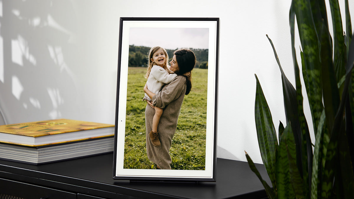 Skylight Frame | Digital Picture Frame - Image 3