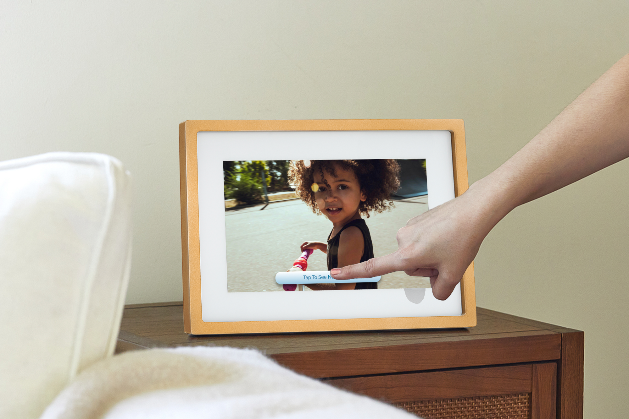 Skylight Frame | Digital Picture Frame - Image 3