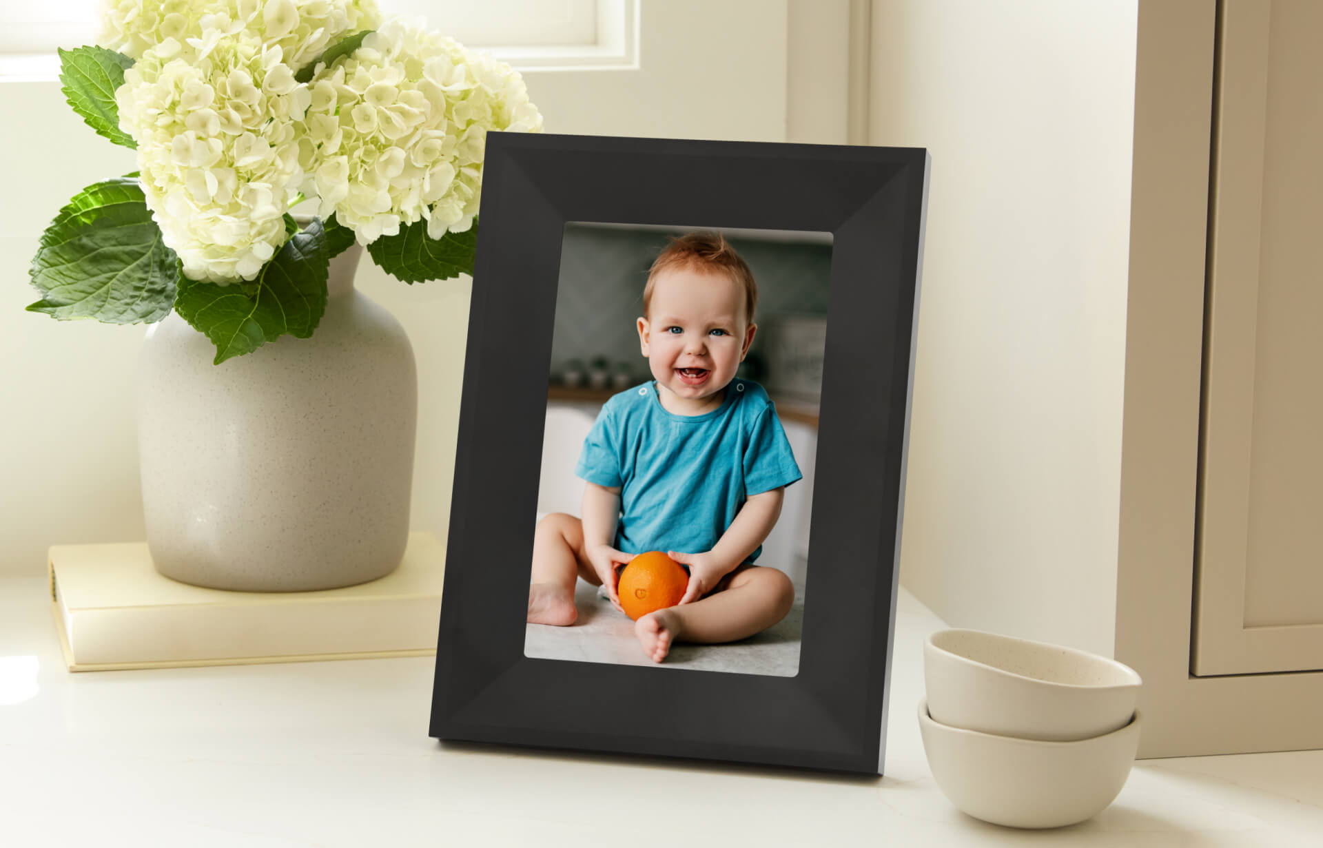 Skylight Frame 2 | Digital Picture Frame