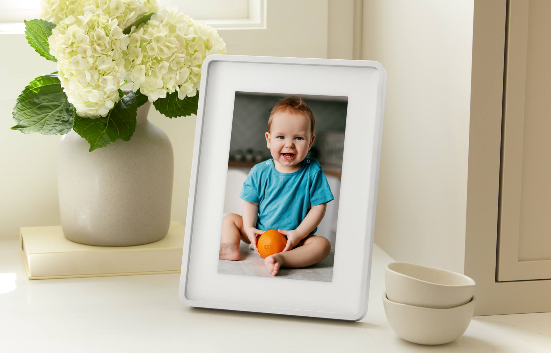 Skylight Frame 2 | Digital Picture Frame